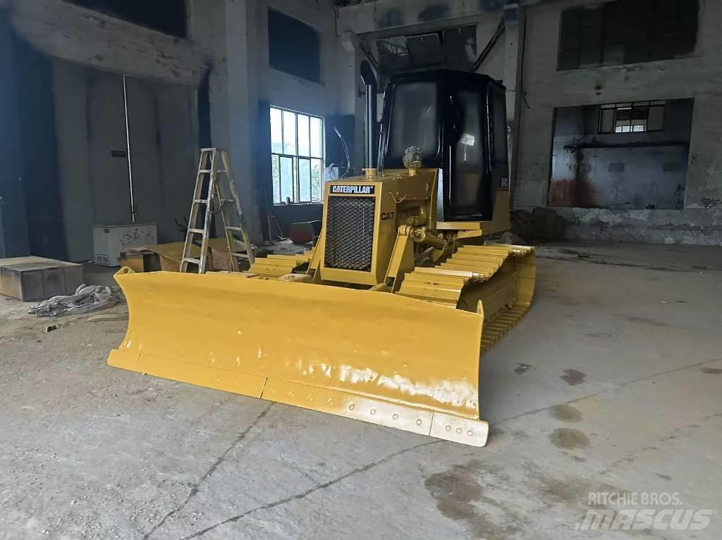CAT D 4 C Kāpurķēžu buldozeri
