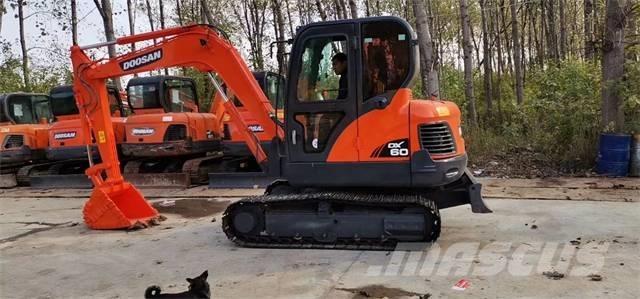 Doosan DX60 Kāpurķēžu ekskavatori