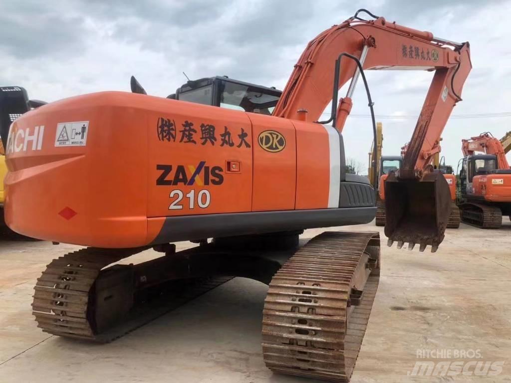 Hitachi ZX 210 Kāpurķēžu ekskavatori