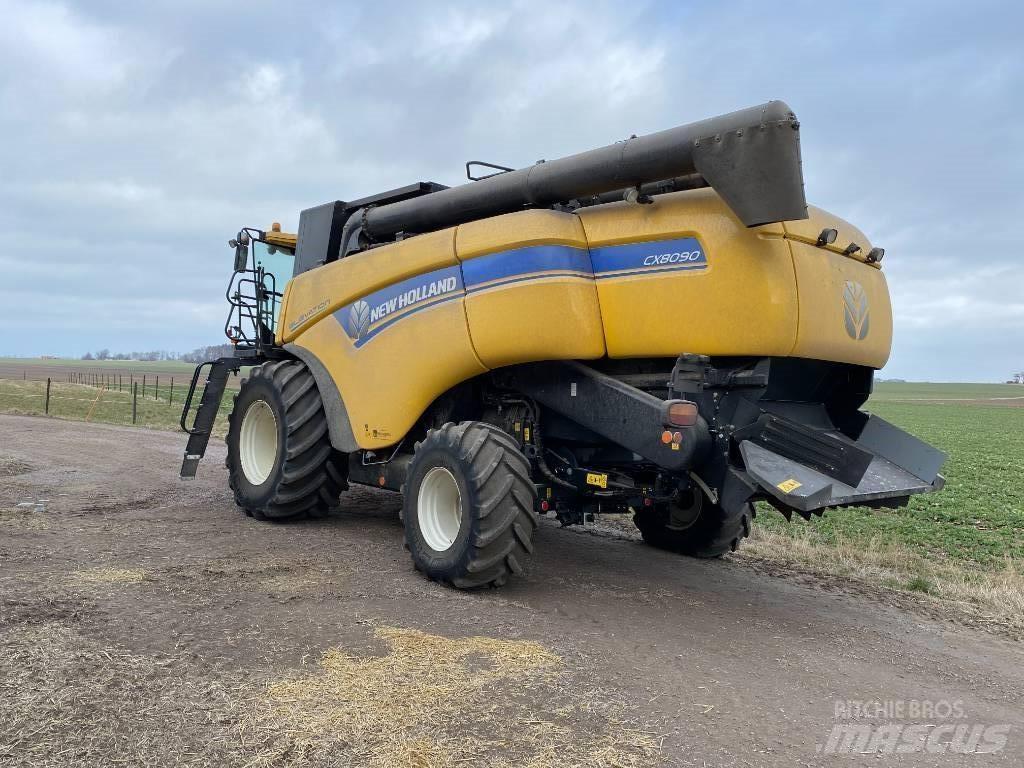 New Holland CX 8090 Ražas novākšanas kombaini
