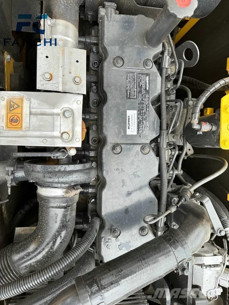 Komatsu 200-8 Kāpurķēžu ekskavatori