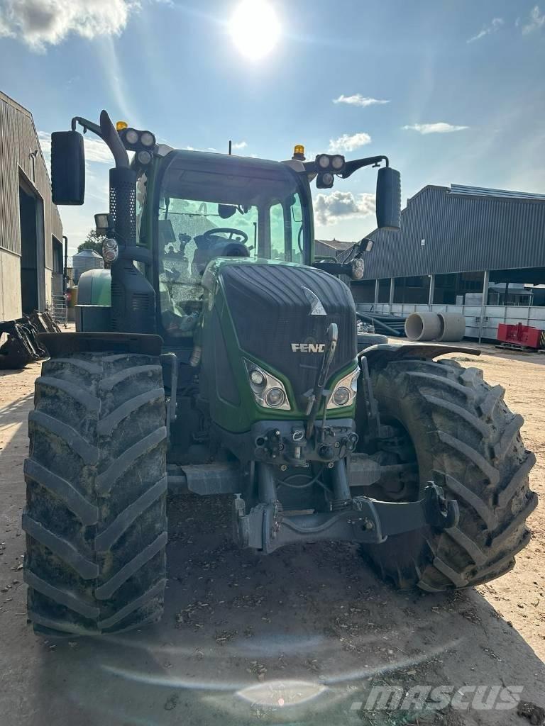 Fendt 724 Profi Plus Traktori