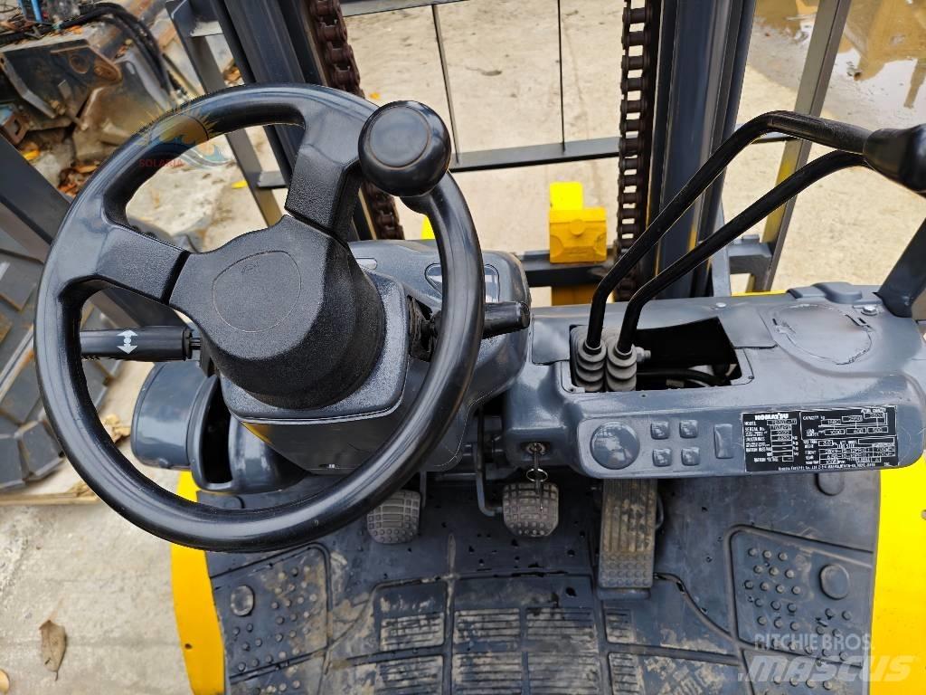 Komatsu FD 30 T-17 Tehnika ar dīzeļa dzinēju