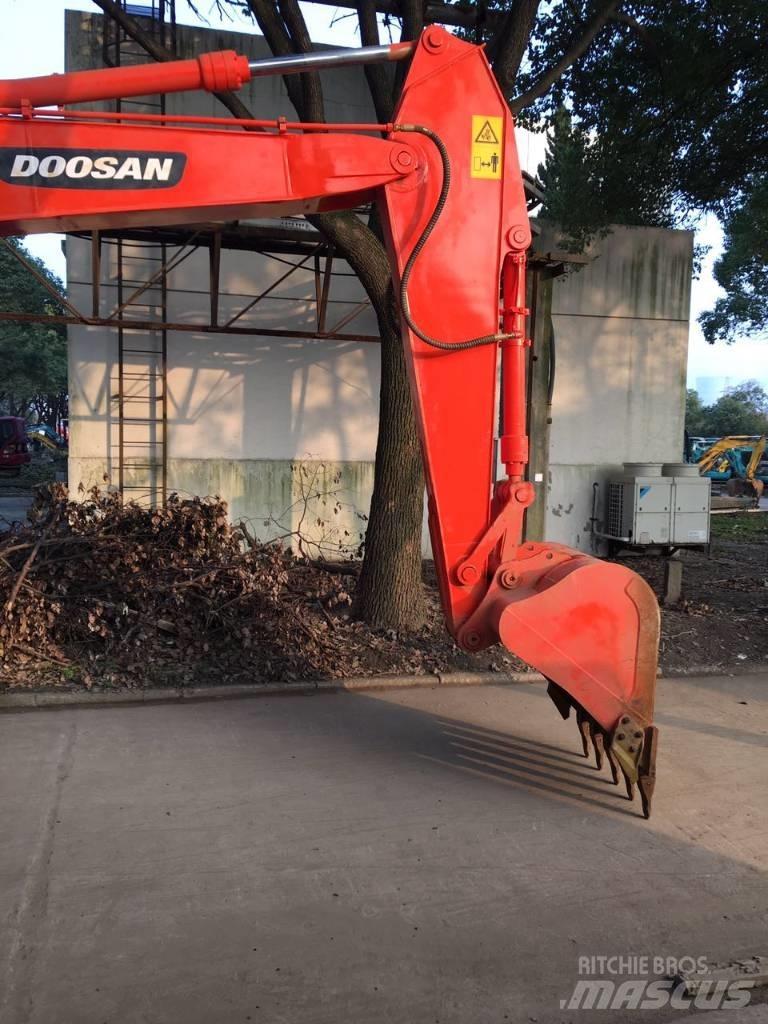 Doosan dh150w-7 Ekskavatori uz riteņiem