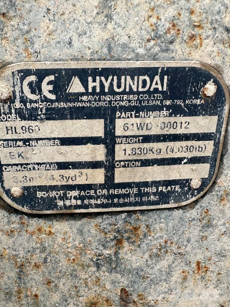 Hyundai HL 960 Iekrāvēji uz riteņiem