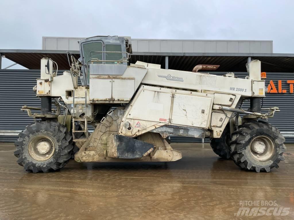 Wirtgen WR 2500S Asfalta savācējs