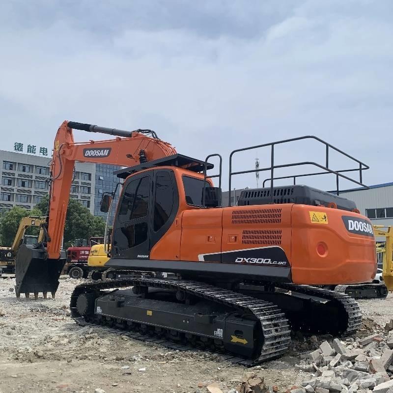Doosan DX 300 Kāpurķēžu ekskavatori