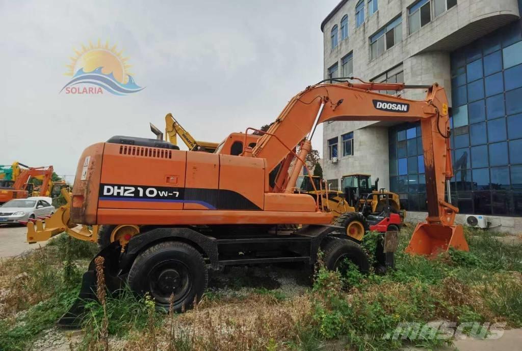 Doosan DH 210 W-7 Ekskavatori uz riteņiem