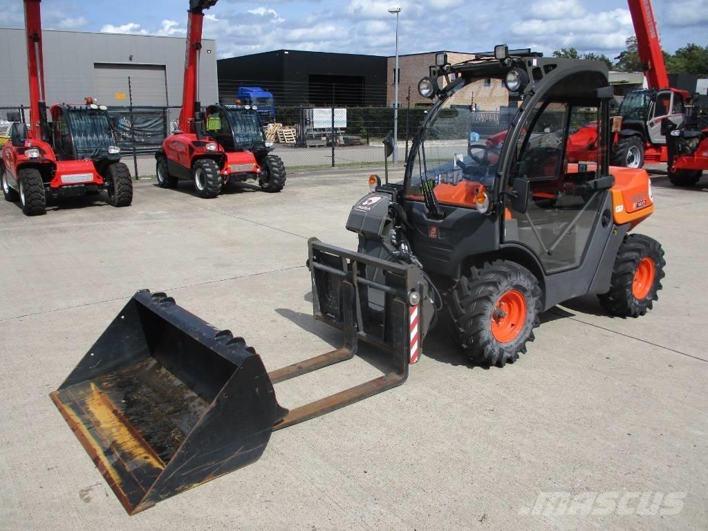 Ausa T144 H X4 (071) Teleskopiskie manipulatori