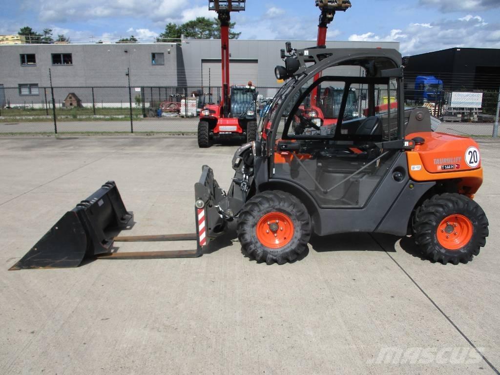 Ausa T144 H X4 (071) Teleskopiskie manipulatori