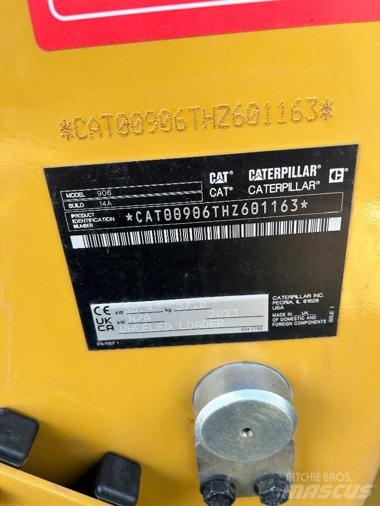 CAT 906 Iekrāvēji uz riteņiem