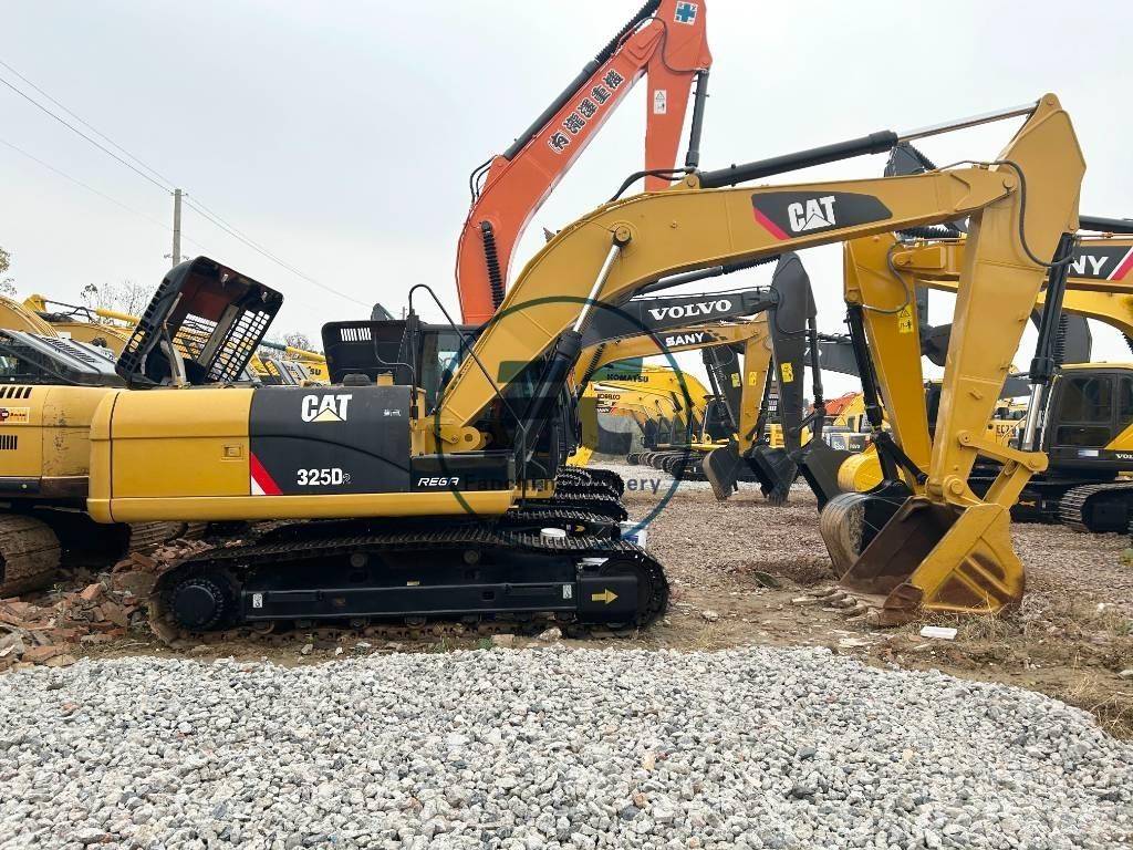 CAT 325 D2 Kāpurķēžu ekskavatori