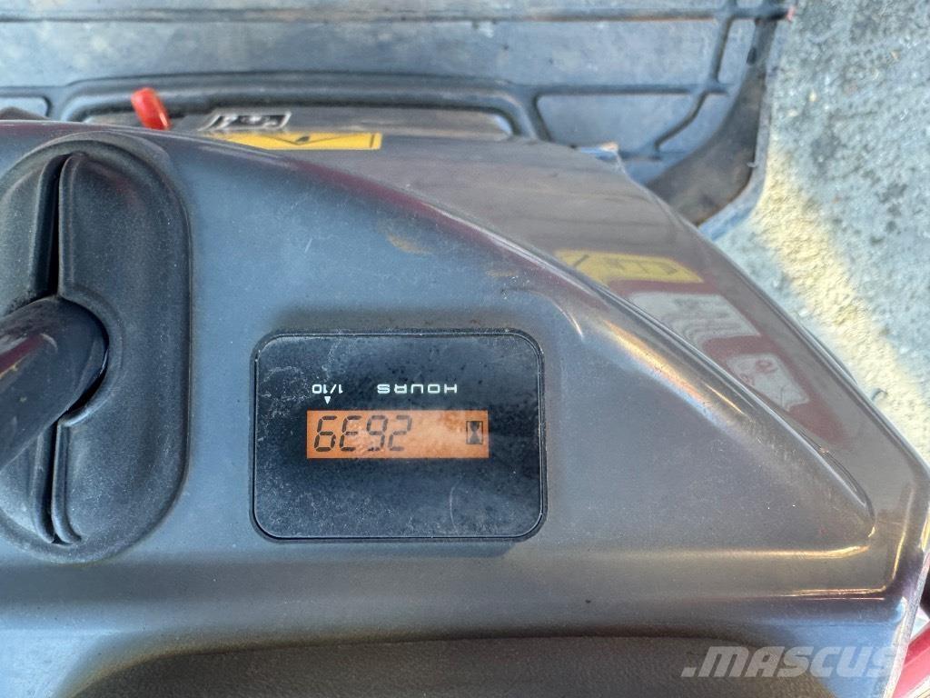 Yanmar SV08 (1E826) Mini ekskavatori < 7 t