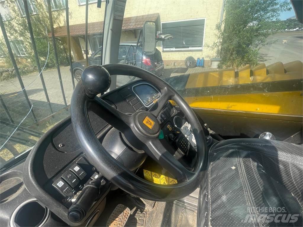 JCB 531-70 Lauksaimniecības pacēlāji