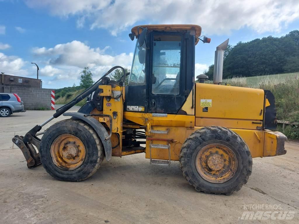 JCB 411 Iekrāvēji uz riteņiem