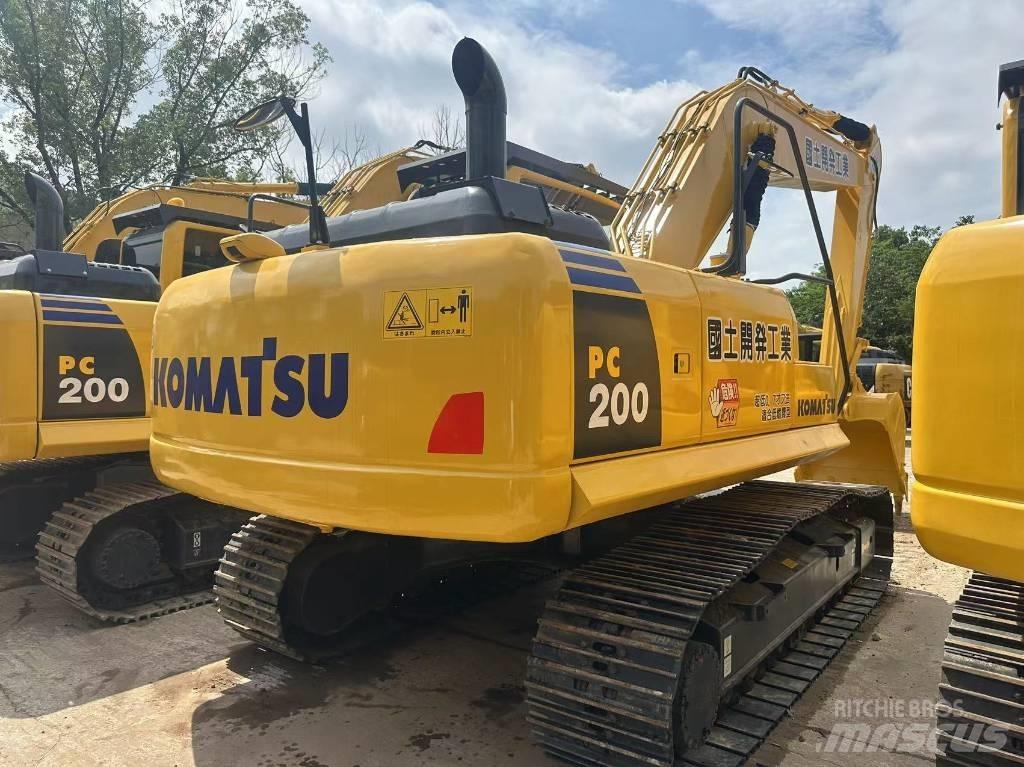 Komatsu PC 200 Kāpurķēžu ekskavatori