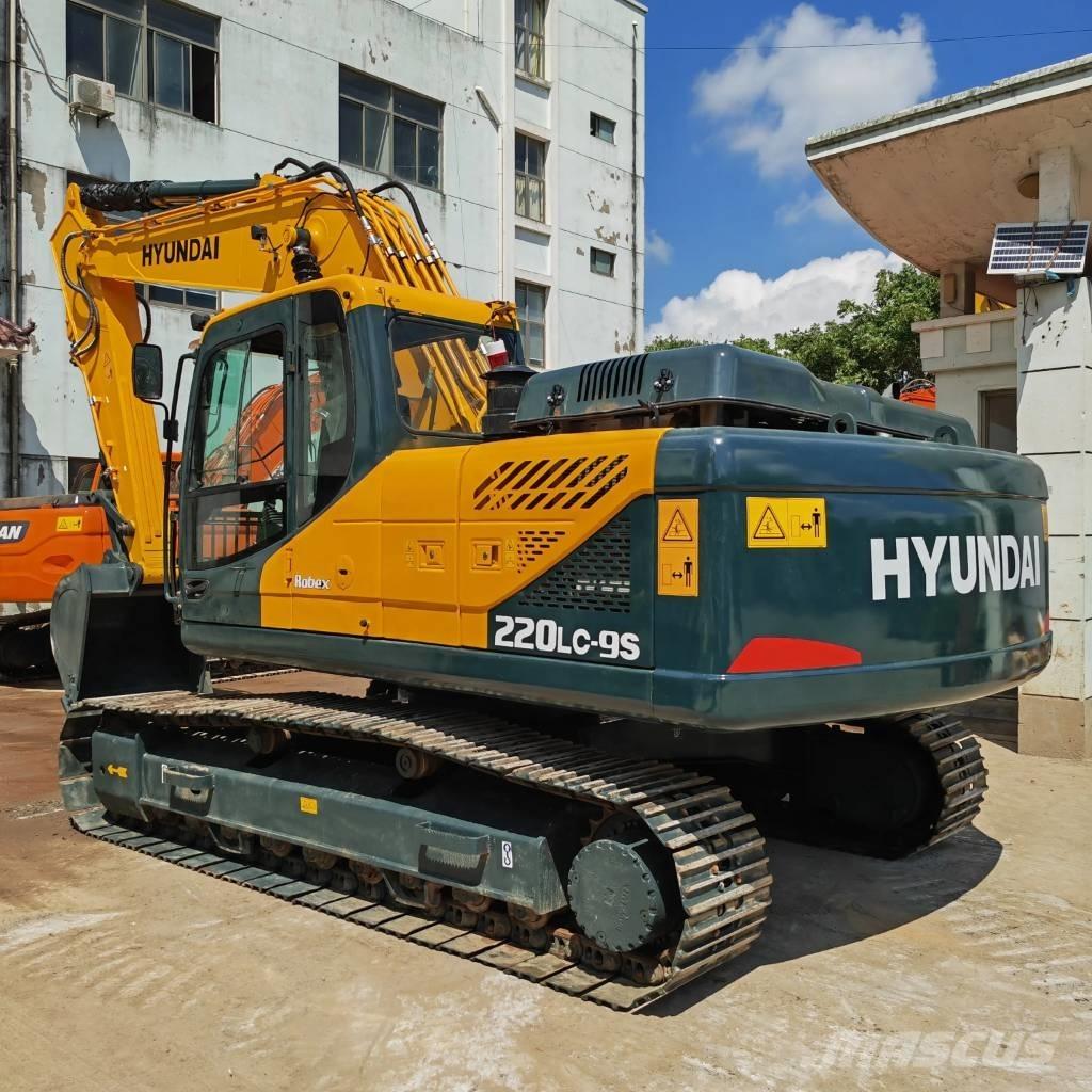 Hyundai R220LC-9S Kāpurķēžu ekskavatori