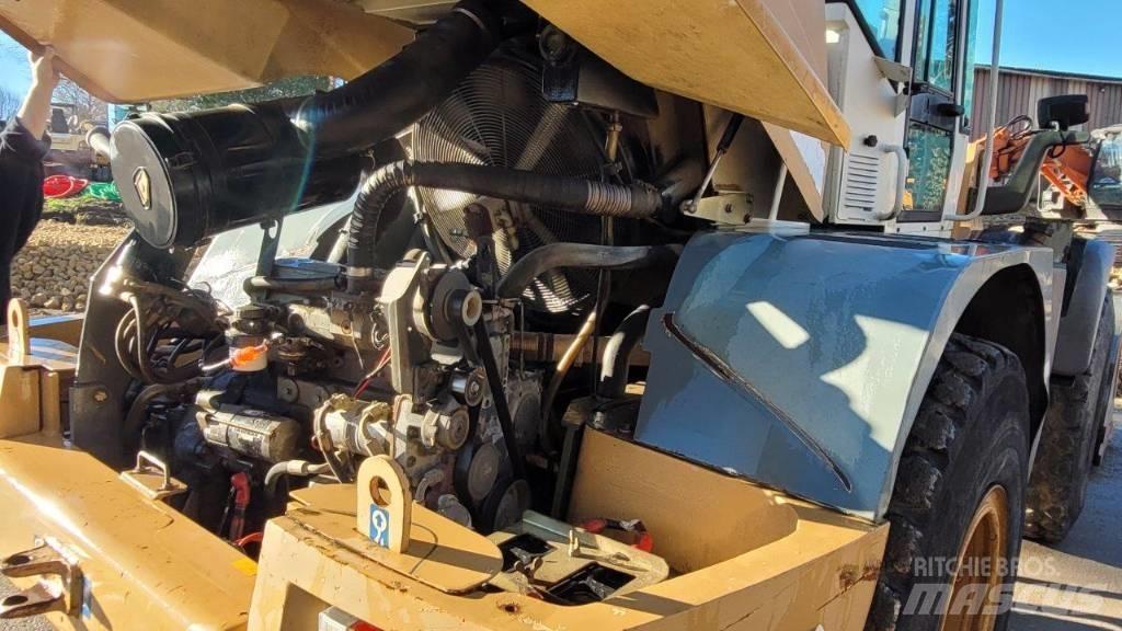 Liebherr L 534 Iekrāvēji uz riteņiem