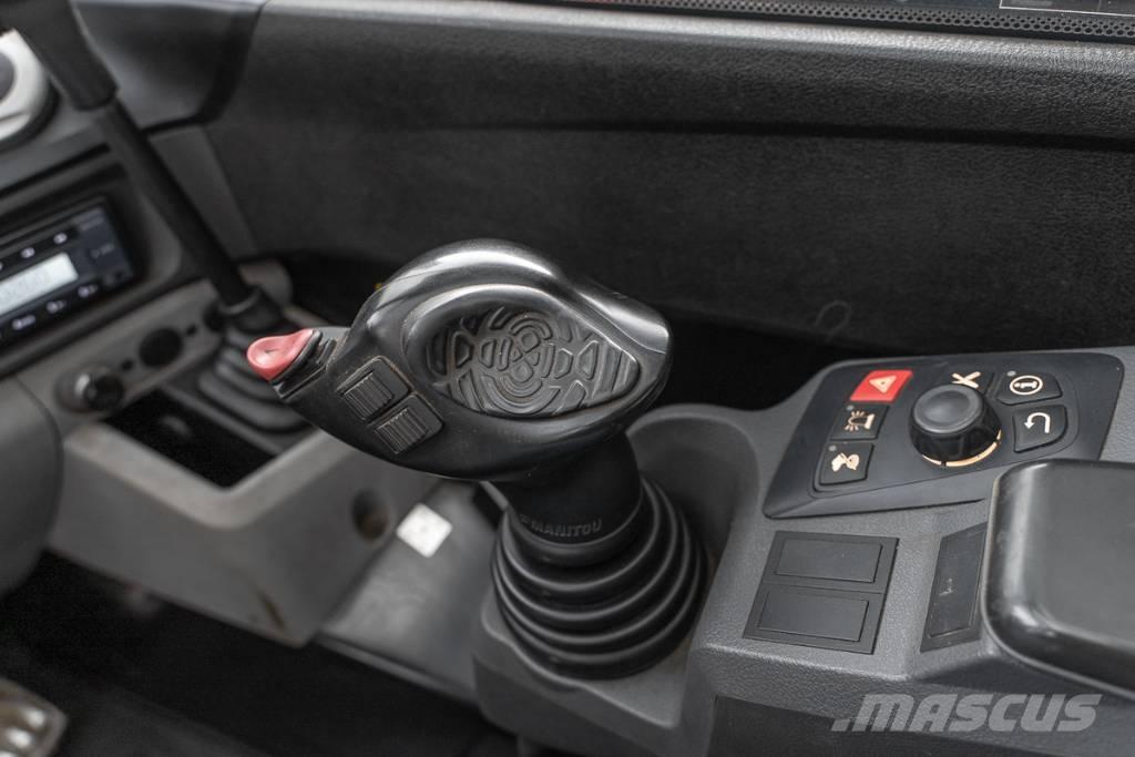 Manitou MLT 630 Teleskopiskie manipulatori