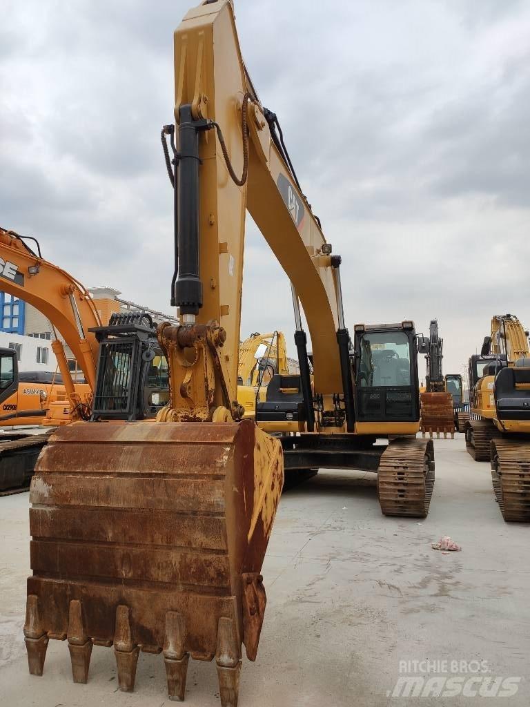 CAT 329 D Kāpurķēžu ekskavatori