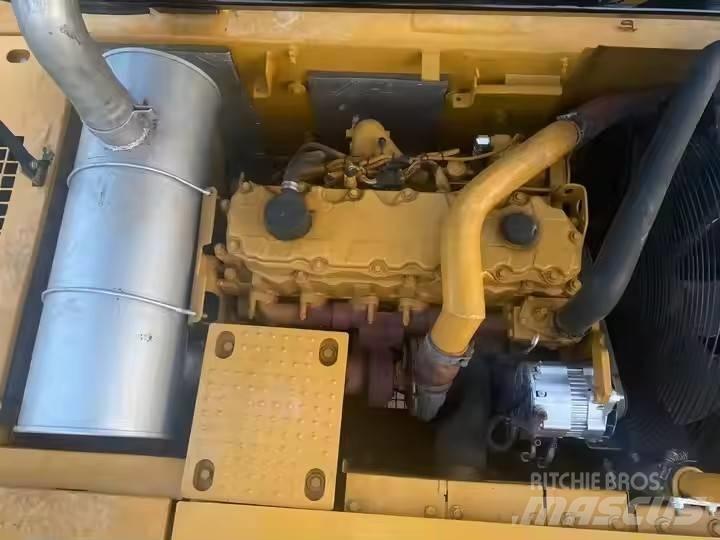 CAT CAT325D Vidēja lieluma ekskavatori 7 t - 12 t