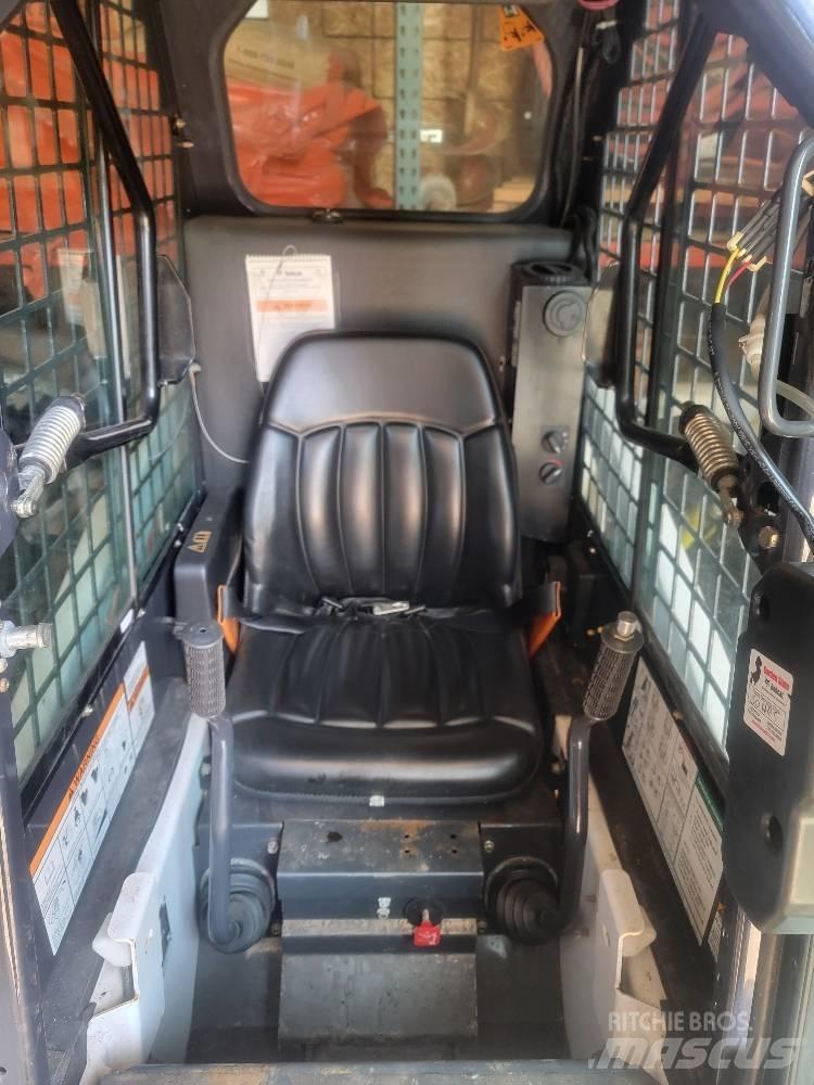 Bobcat S 70 Lietoti riteņu kompaktiekrāvēji