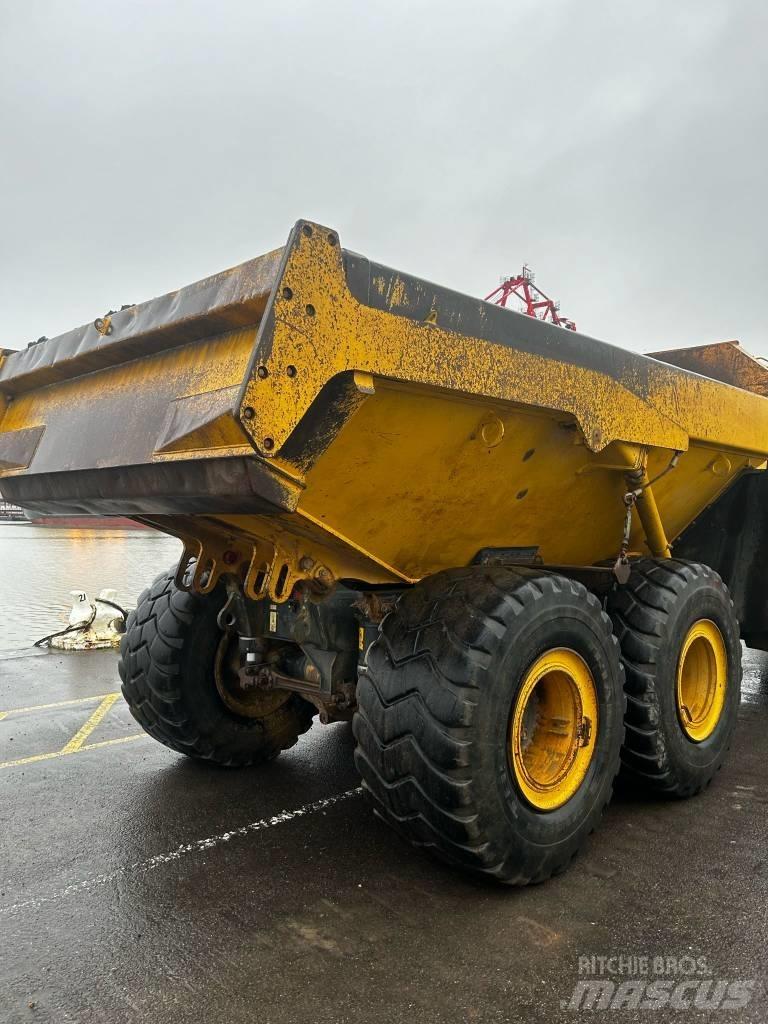 Komatsu HM 300-3 Artikulētie pašizgāzēji
