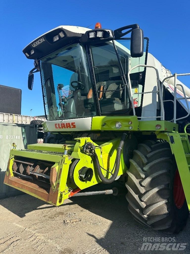 CLAAS Lexion 560 Ražas novākšanas kombaini