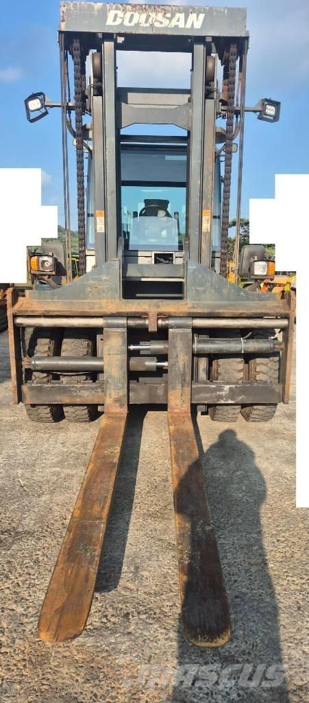 Doosan D 160 S-5 Tehnika ar dīzeļa dzinēju