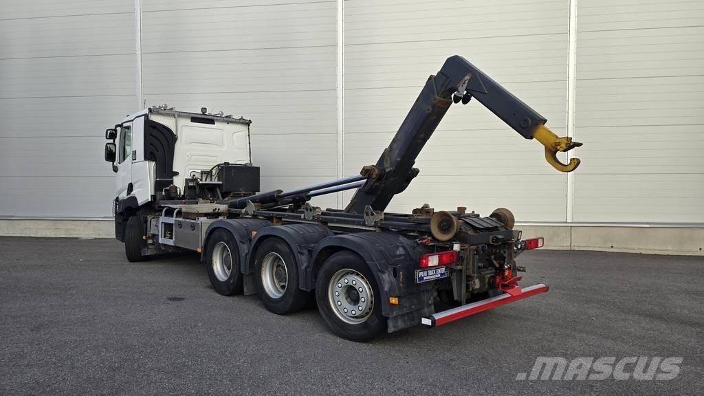 Renault C Cab 2.5 Treileri ar āķi