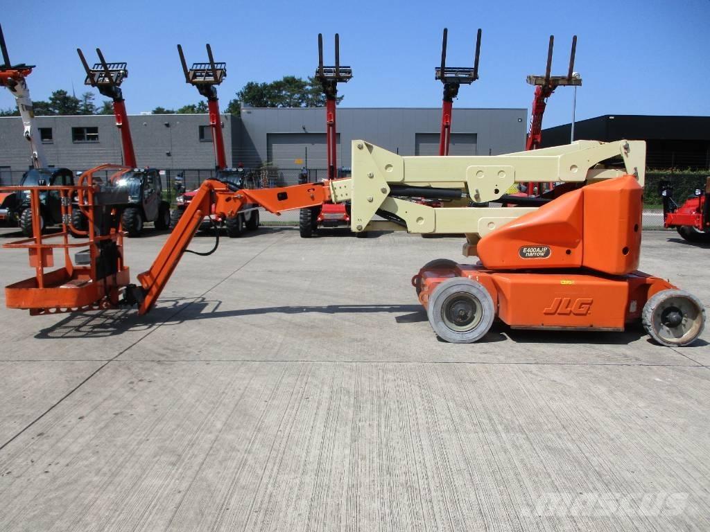 JLG E400 AJPN (146) Kompakts pacēlājs ar rotējošu strēli