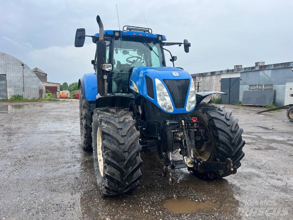 New Holland T 7070 Traktori