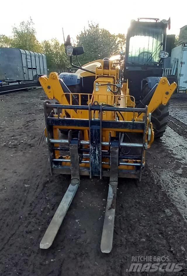 JCB 540-140 Teleskopiskie manipulatori