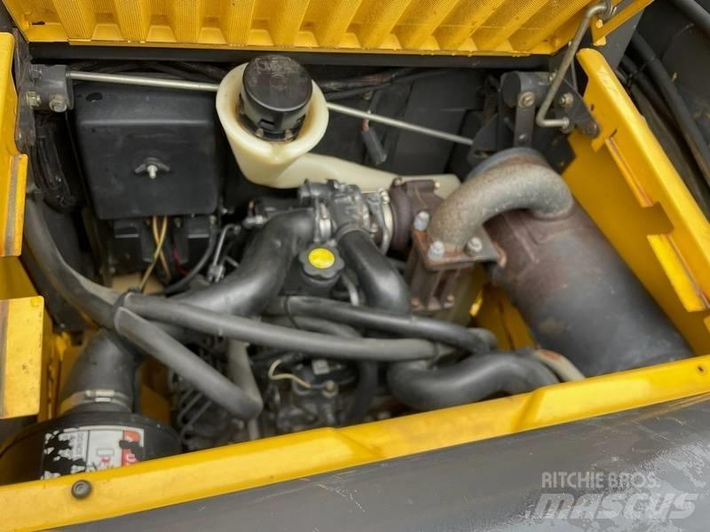 New Holland L 170 Lietoti riteņu kompaktiekrāvēji