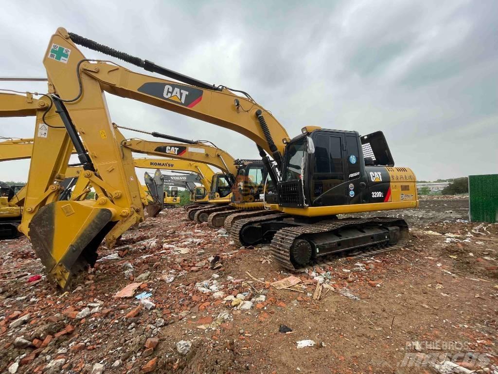 CAT 320 DL Kāpurķēžu ekskavatori
