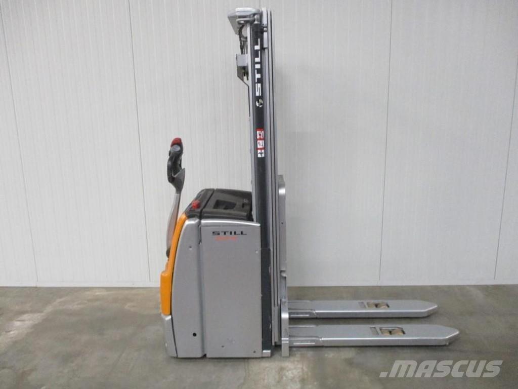 Still EXV16 Zemie palešu pacēlāji