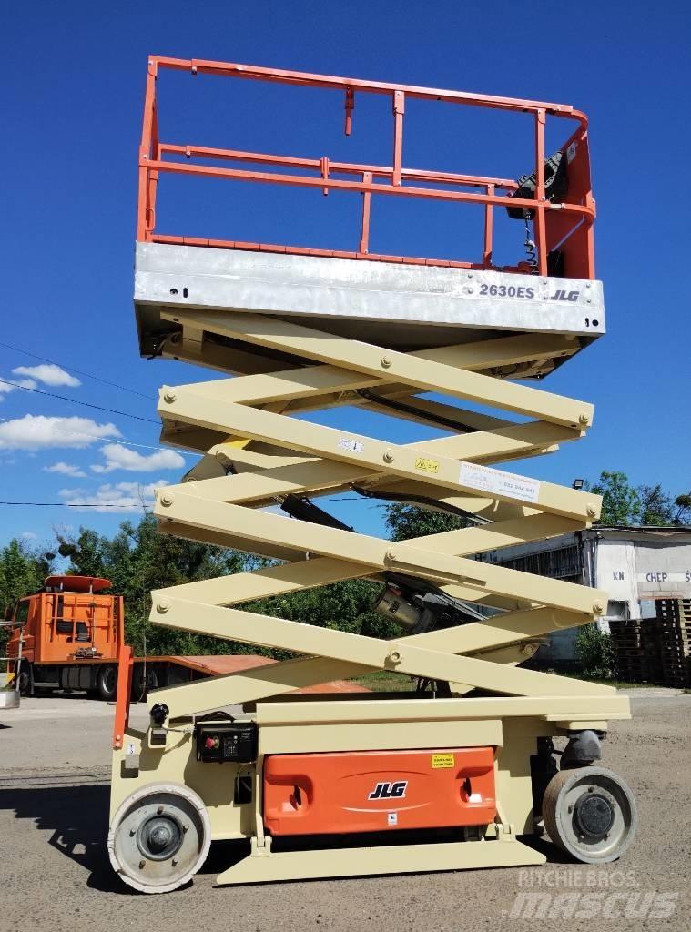 JLG 2630 ES Šķerveida pacēlāji
