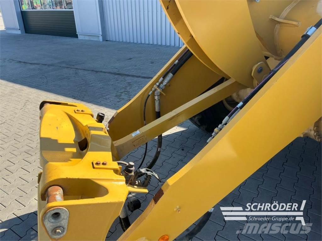  938 HL Iekrāvēji uz riteņiem