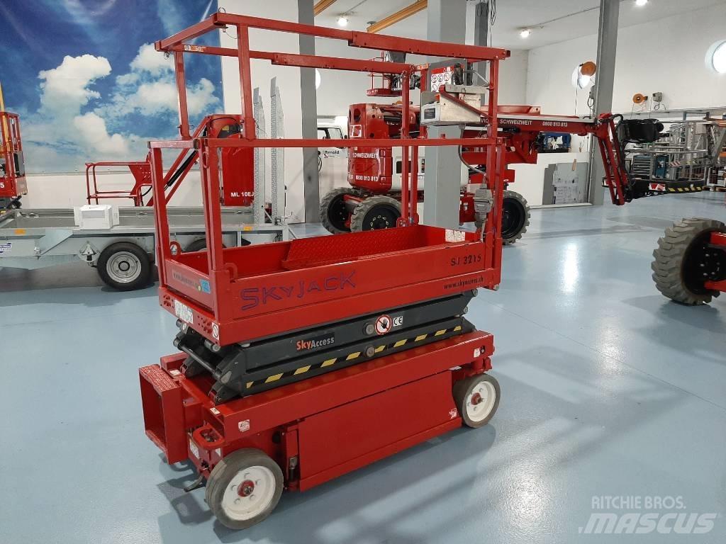 SkyJack SJIII 3215 Šķerveida pacēlāji