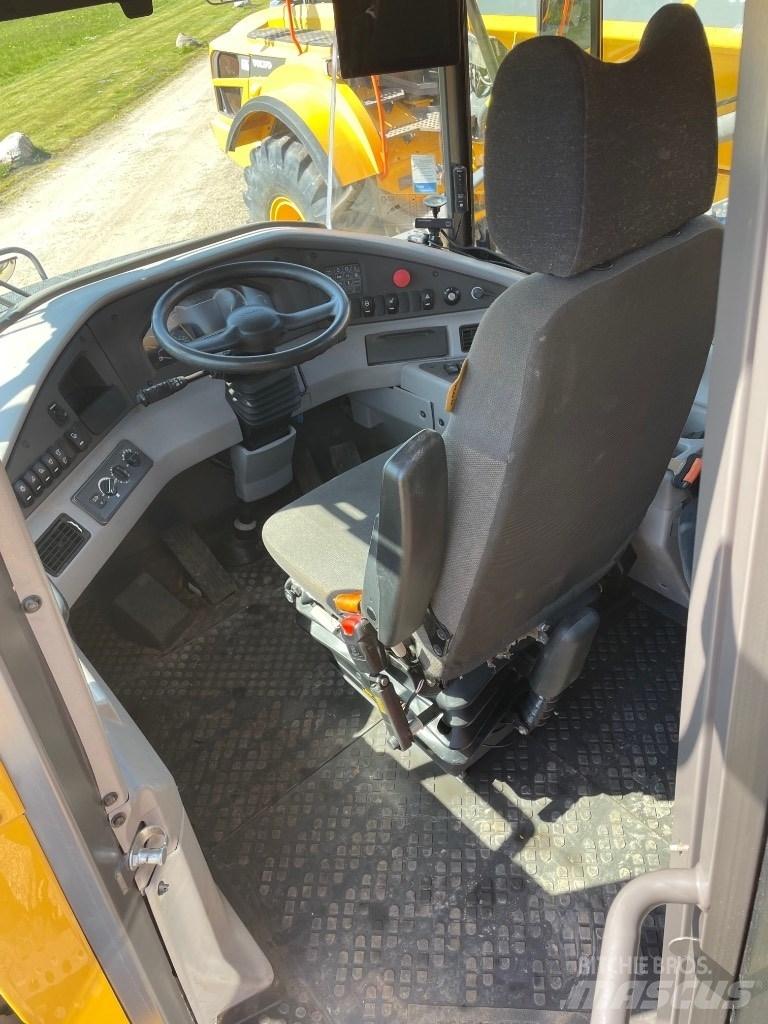 Volvo A30G Artikulētie pašizgāzēji