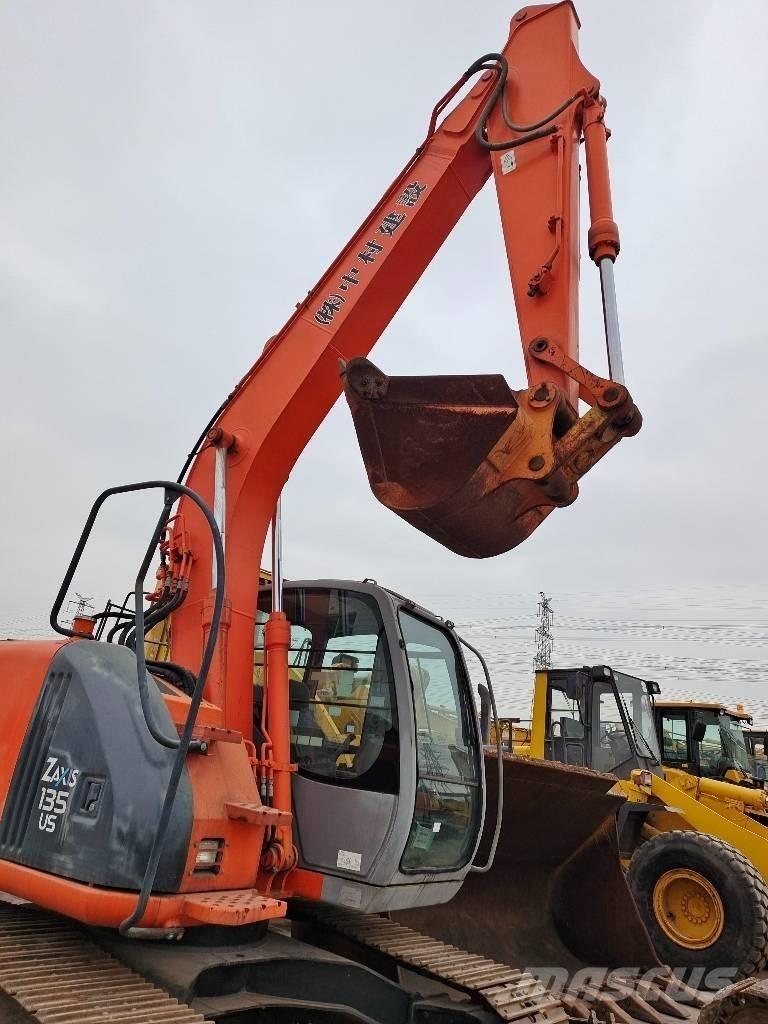 Hitachi ZX 135 US Kāpurķēžu ekskavatori