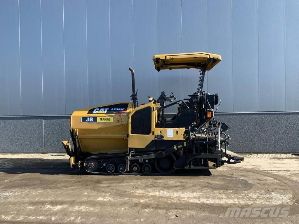 CAT AP355F Asfalta klājēji