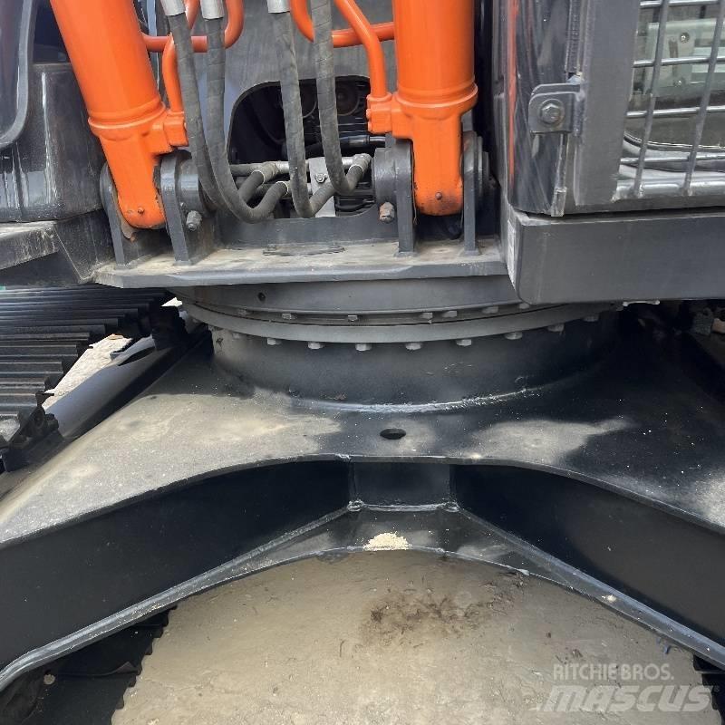 Hitachi ZX 160 Kāpurķēžu ekskavatori