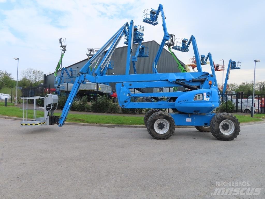 Manitou 200 ATJ Strēles pacēlāji