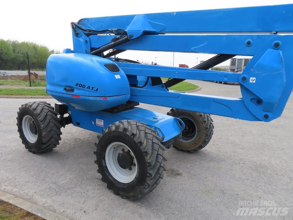 Manitou 200 ATJ Strēles pacēlāji