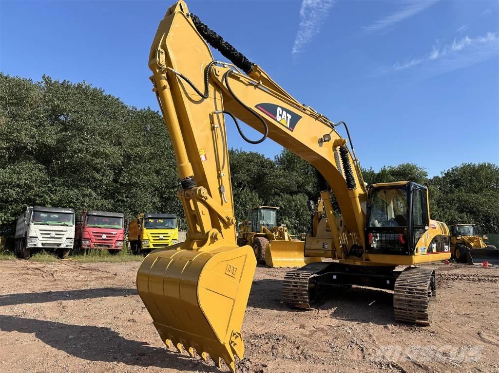 CAT 325C Kāpurķēžu ekskavatori