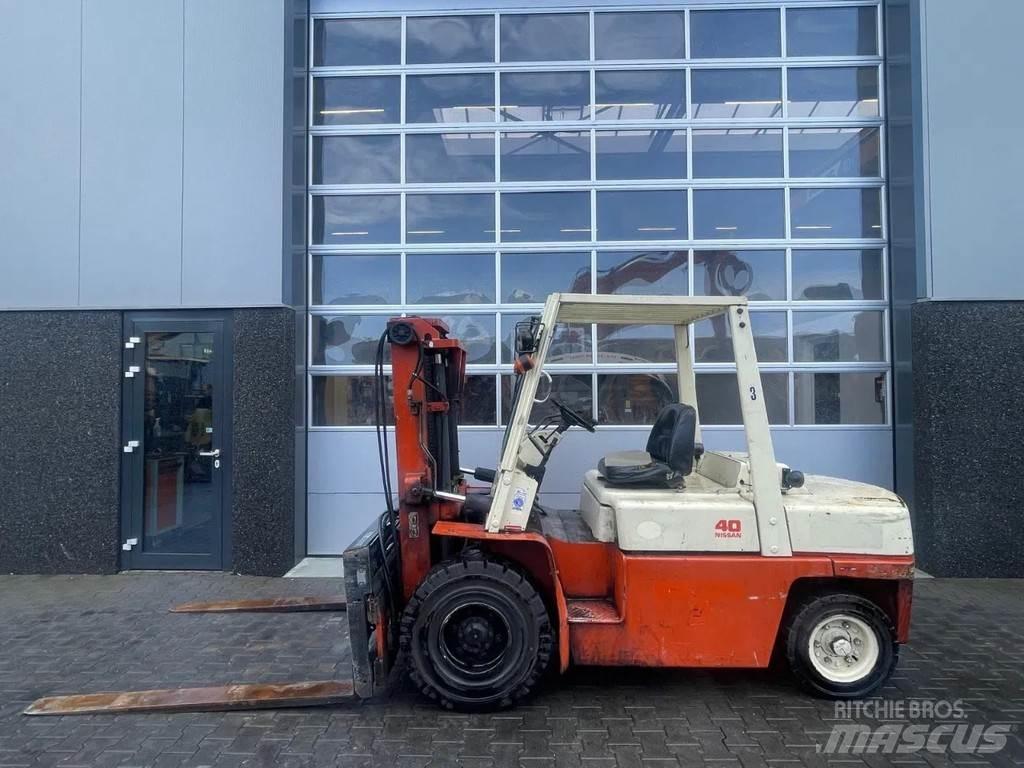 Nissan 40 Autokrāvēji - citi