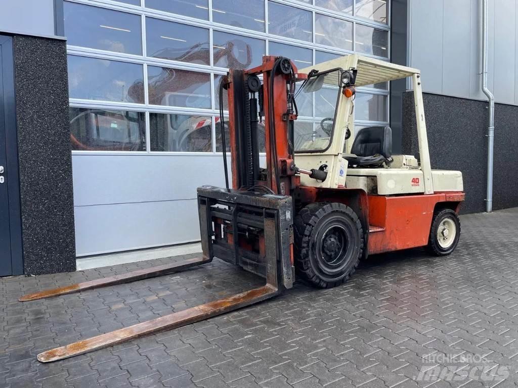 Nissan 40 Autokrāvēji - citi