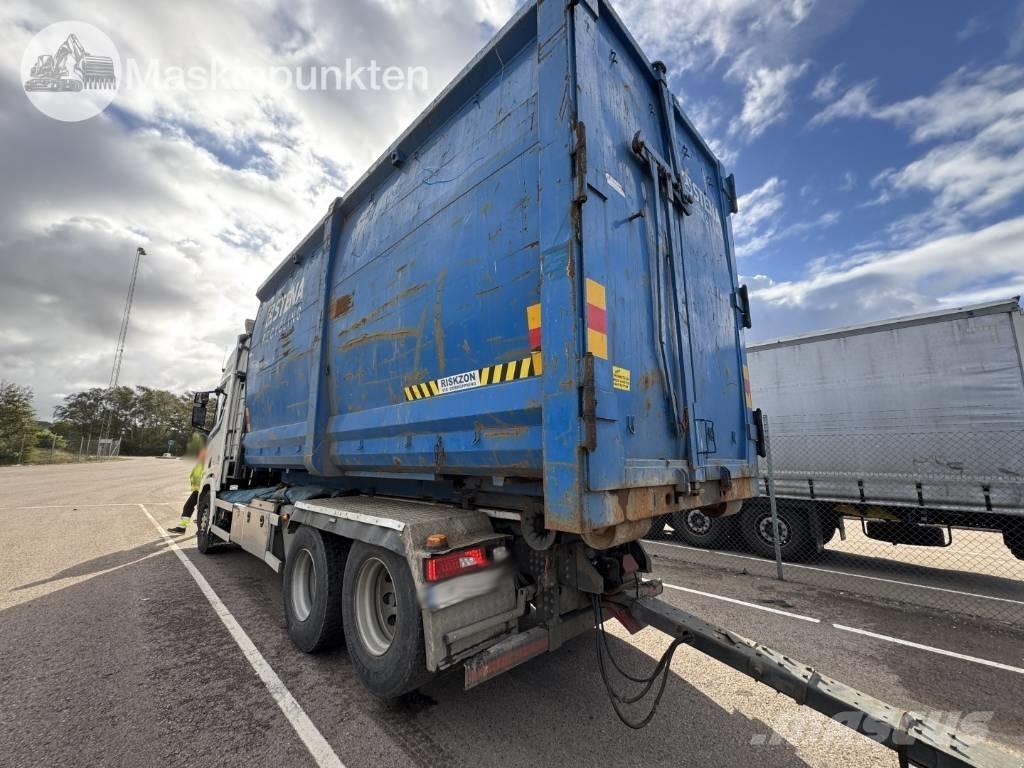 Scania R 580 EKIPAGE Treileri ar āķi