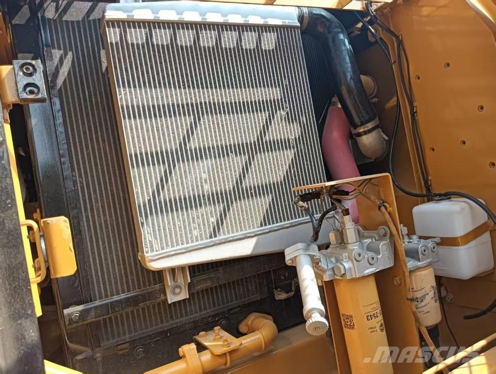 CAT 330 D Kāpurķēžu ekskavatori